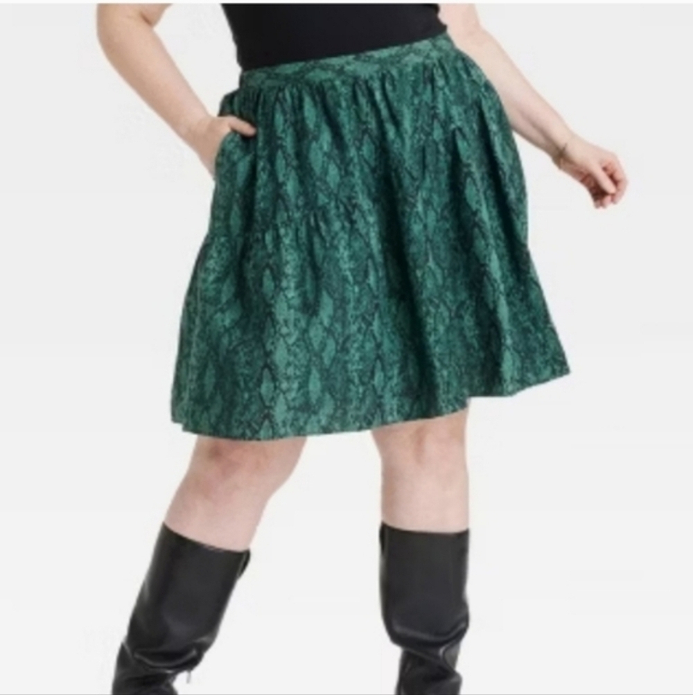 Ava & Viv Women's Green Snake Print Pleated Skirt Size 3X